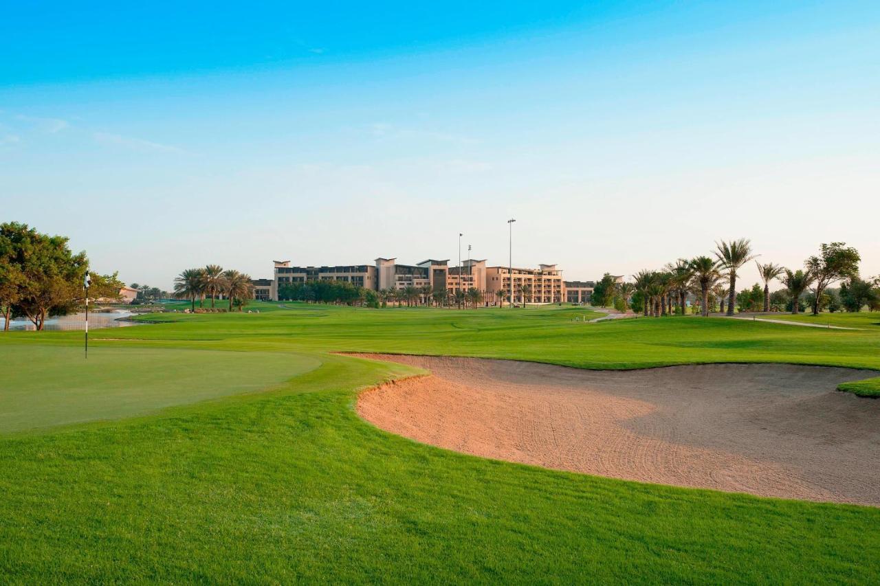 Vogo Abu Dhabi Golf Resort & Spa Formerly The Westin Abu Dhabi Golf Resort & Spa Kültér fotó Golf Course at Al Forsan