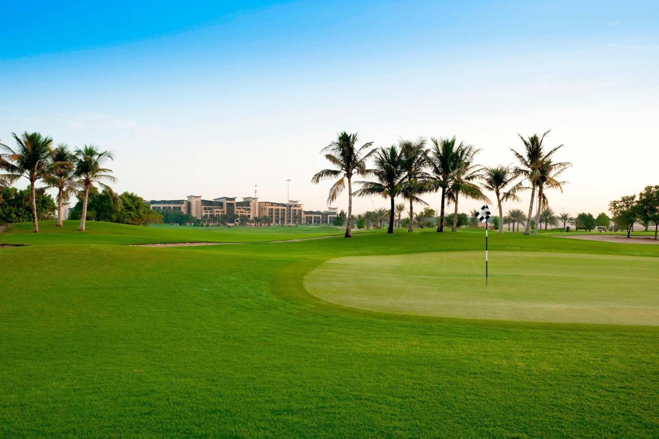 Vogo Abu Dhabi Golf Resort & Spa Formerly The Westin Abu Dhabi Golf Resort & Spa Kültér fotó Golf course at Jumeirah Islands